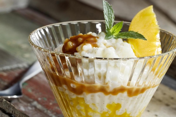 Milchreis mit Mangopüree