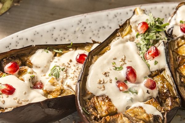 Geröstete Aubergine mit Tahini